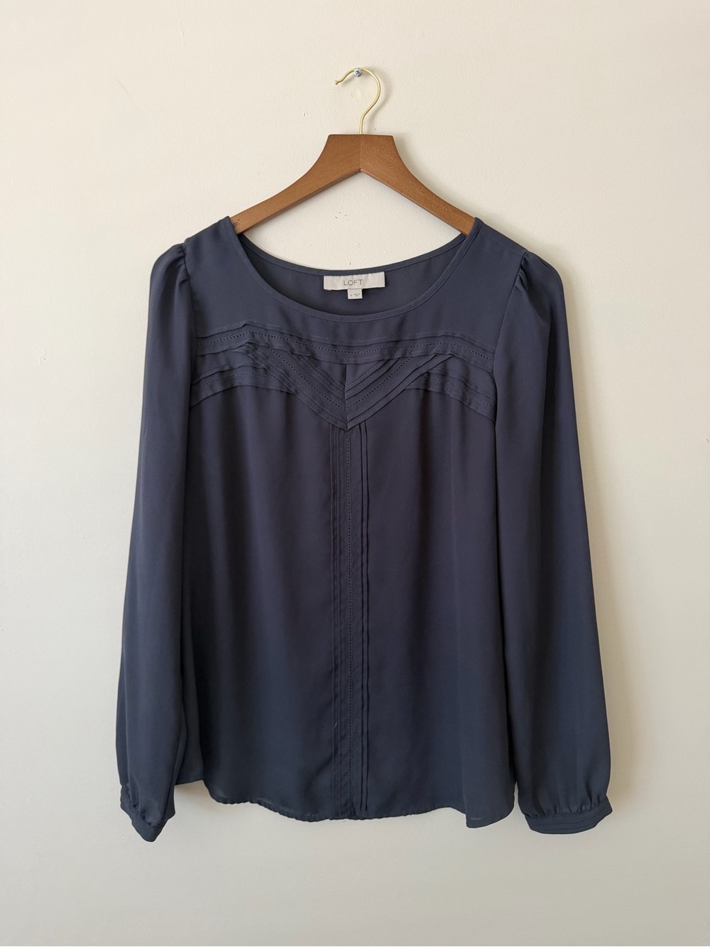 LOFT Steel Grey Pintuck & Lace-Trim Long Sleeve Blouse Medium EUC